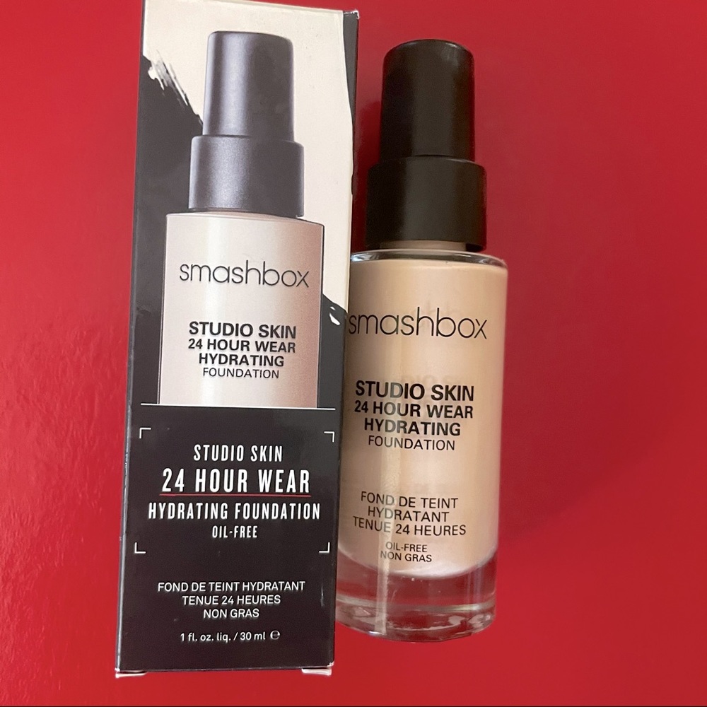 Smashbox studio skin 24 hour wear foundation